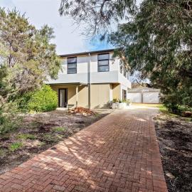 Bonnie View - Upstairs Studio Retreat for two