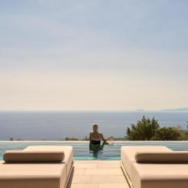 Mantri Villa, a Celestial Retreat with Endless Blue, By ThinkVilla, hotel in Neokhórion
