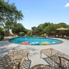 Austin Hill Country Escape & Retreat - Private Oasis With Pool & Spa On Over An Acre, отель в Остине