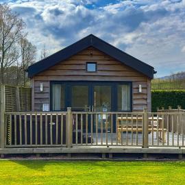 The Tummel Lodge with Hot Tub in Crieff, hotel v destinácii Crieff