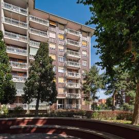 NEW - 4 pax - 10 min Milan Rho Fiera, hotell i Baranzate