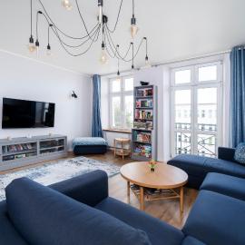 Two Levels Spacious Apt - 116m2, Four Bedrooms - by Rentujemy, хотел в Лодз