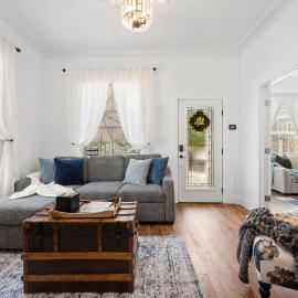Downtown Cottage Early Check-in Loads of Amenities