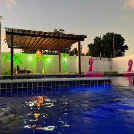 PF Lounge - Casa inteira próxima a Praia do Forte e Imbassaí