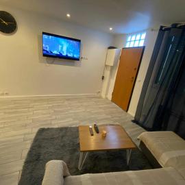 Zola Saint Ouen, Hotel in Saint-Ouen