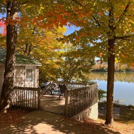 Camping Chalets Lac St-Augustin, hotell i Québec
