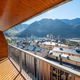 Barthe Holidays I Apartamento céntrico en Escaldes 4PAX I Ideal parejas, Terraza y confort I Manhattan, Hotel in Escaldes-Engordany