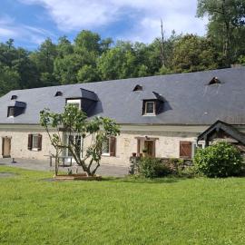 La grange des Thermes, hotel sa Beaucens