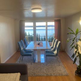 Nice Family Friendly apartment 2 bed Rooms with sea view located in Nordstrand for 5 guests with a garden and grill with sea view just beside the apartment, hotel v Osle
