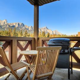 Bluebird - Spacious Luxury Shared Rooftop Hot Tub, hotel a Canmore