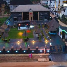 J3's Apartment & Lounge, hotel in Benin City