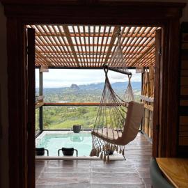 Glamping Montesereno, hotel in El Peñol