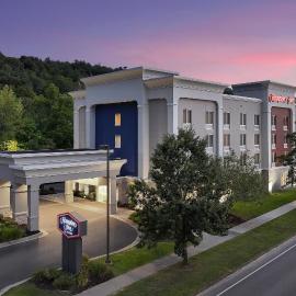 Hampton Inn Ithaca, хотел в Итака