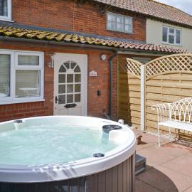 Sweet Pea Cottage- 28322, hotel a Holt