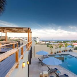 Spacious Pool Side Condo - SJD