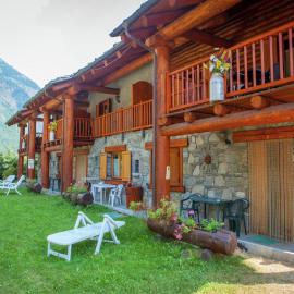A Cozy Alpine Retreat – hotel w mieście Antey-Saint-André