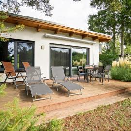 Große Sommerliebe - Ferienhaus nah am Volksbad und Radwanderweg, khách sạn ở Waren