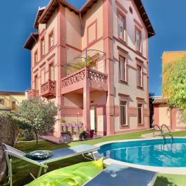 Maison Belle Époque & suites with pool, hotel v destinaci Oristano