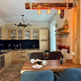 Cozy village, hotel sa Ikšķile