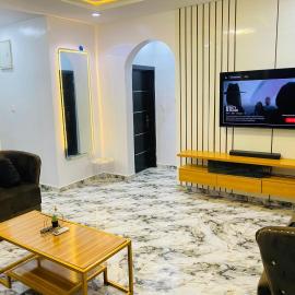 Admirable 2-bed-Apt With 24hrs Power & Starlink SuperFast Speed WiFi, hotel a Amuwo