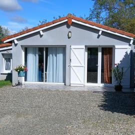 Maison indépendante à la campagne proche centre urbain, hotel in Muret