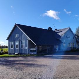 Tilava asunto vanhalla koululla – hotel w mieście Kankaanpää