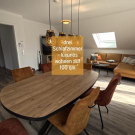 Ferienhaus Höckelheim - FeWo Sternenhimmel - 100qm - 3 Schlafzimmer - bis 6 Gäste - Babies reisen gratis - Balkon, Garten & Grill - Klimaanlage, Raffstores & Fußbodenheizung - Smart-TV - Küche mit Induktionsherd & Spülmaschine - nahe Göttingen