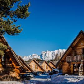 Flocons du Soleil by Actisource, hotel in La Joue du Loup