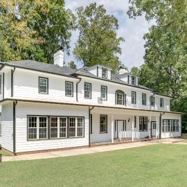 Home on Sprawling Estate, 6 Mi to Dtwn Spartanburg, hotel in Spartanburg