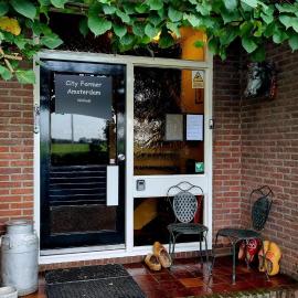 Bikes and Breakfast, City Farmer Amsterdam a Guesthouse with Free Parking