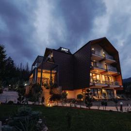 Ikabane, hotel sa Agapia