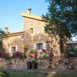 Sardegna - Villa Con Parco e Piscina a Carloforte, hotel en Carloforte