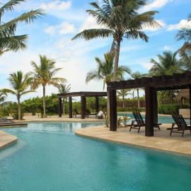 Eubea Luxury beachfront penthouse, hotel em Uaymitun