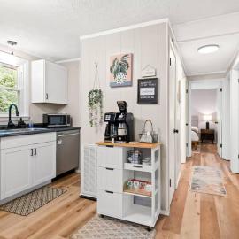 10 min to NRG Park | Private Deck | Movie Nights, hotel di Oak Hill