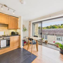 Penryn Quayside Apartment – 1-bed, Fully Equipped Waterside base, hotel di Penryn