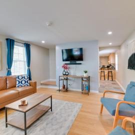 Walk to Parks & Dining: Cozy Canandaigua Home!, hotel in Canandaigua