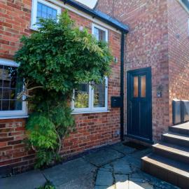 6 Brook Court