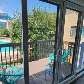 BreezeWay-Comfy 2 Bedroom, 1 Block from Beach!
