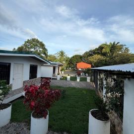 Casa Zafiro 2 bdr beach house AC WIFI BBQ