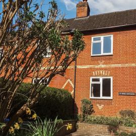5 Rose Cottages, hotel in Sandhurst