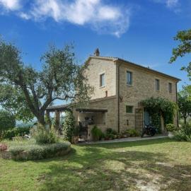 Mansion in Vallefoglia with Pool and Panorama
