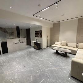 Hotel Kuber، فندق في غاواهاتي