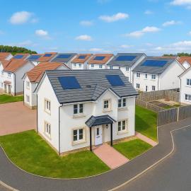 3BR Detached Home, Driveway & Large Rear Garden