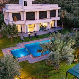 Villa Zahi, хотел в El Aïn