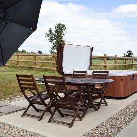 Waxwing Cottage، فندق في Foxton