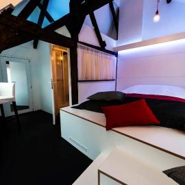 Mons Dragon House, hotel v Monsu