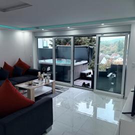 Ferien- & Wellneswohnung mit privater Sauna und Whirlpool, hotel v destinácii Gelnhausen
