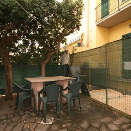 Appartamento indipendente con giardino a 400 m dal mare, hotel in Cecina