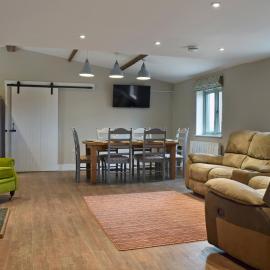 Wagtail Cottage، فندق في Foxton