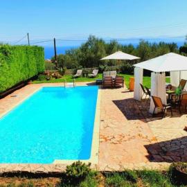 Platanos Estate, hotel Akrátában